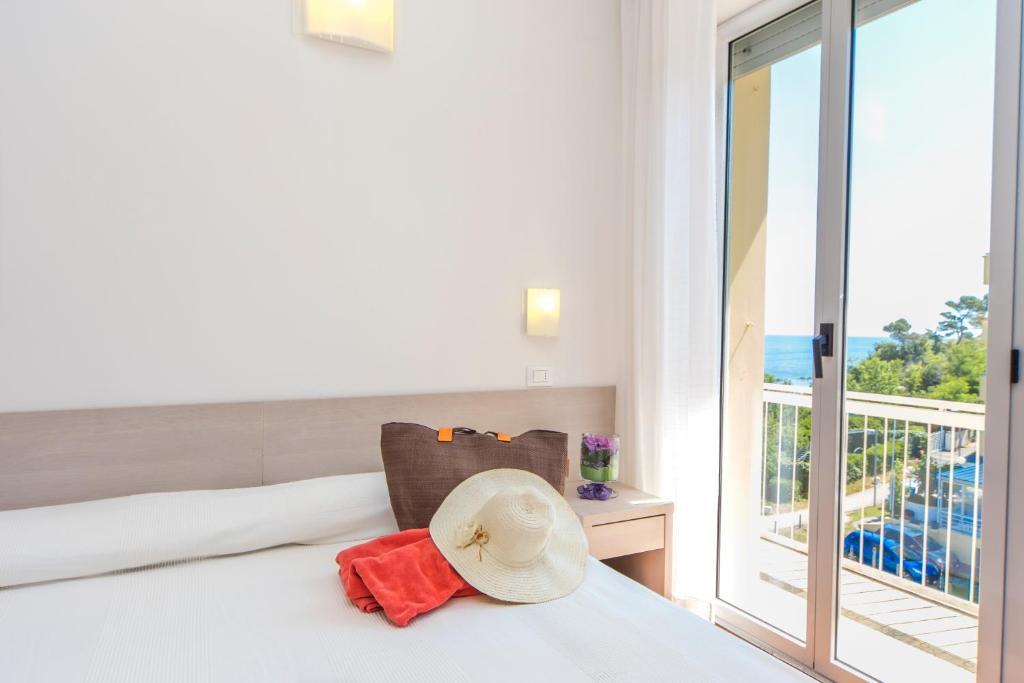 Hotel Adler Gabicce Mare Room photo