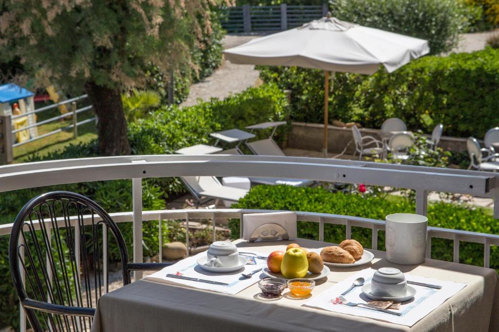 Hotel Adler Gabicce Mare Exterior photo