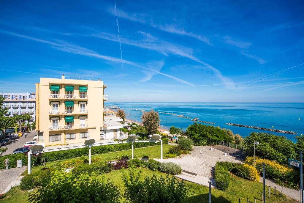 Hotel Adler Gabicce Mare Exterior photo