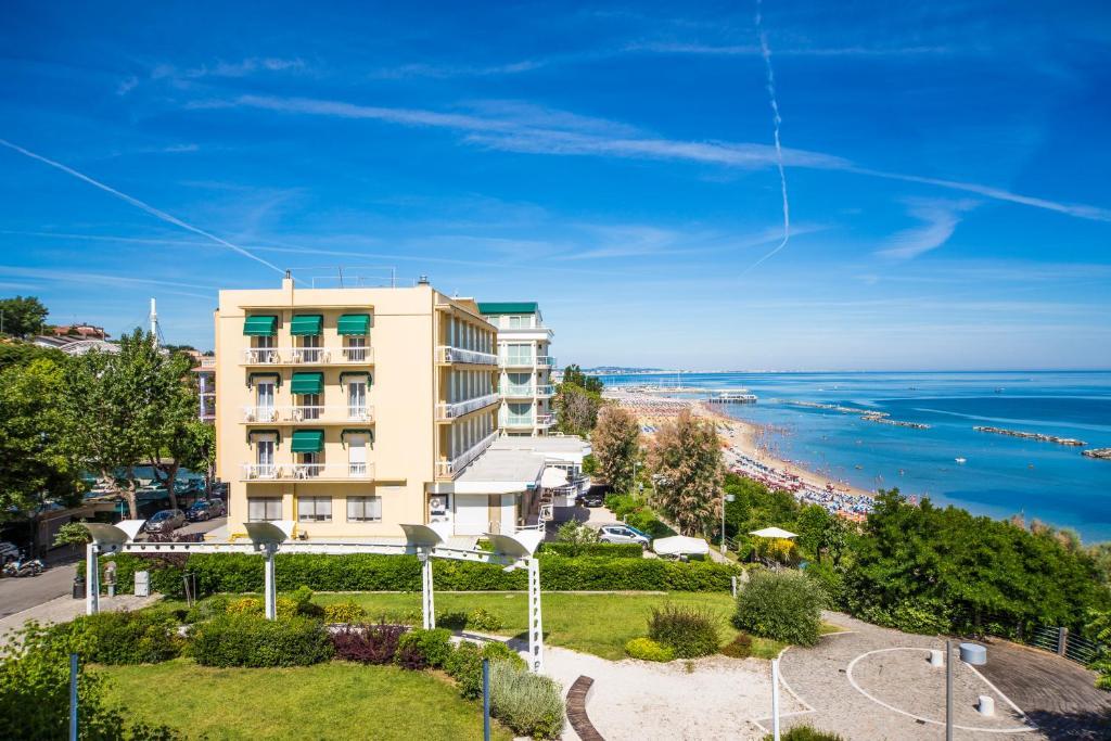 Hotel Adler Gabicce Mare Exterior photo