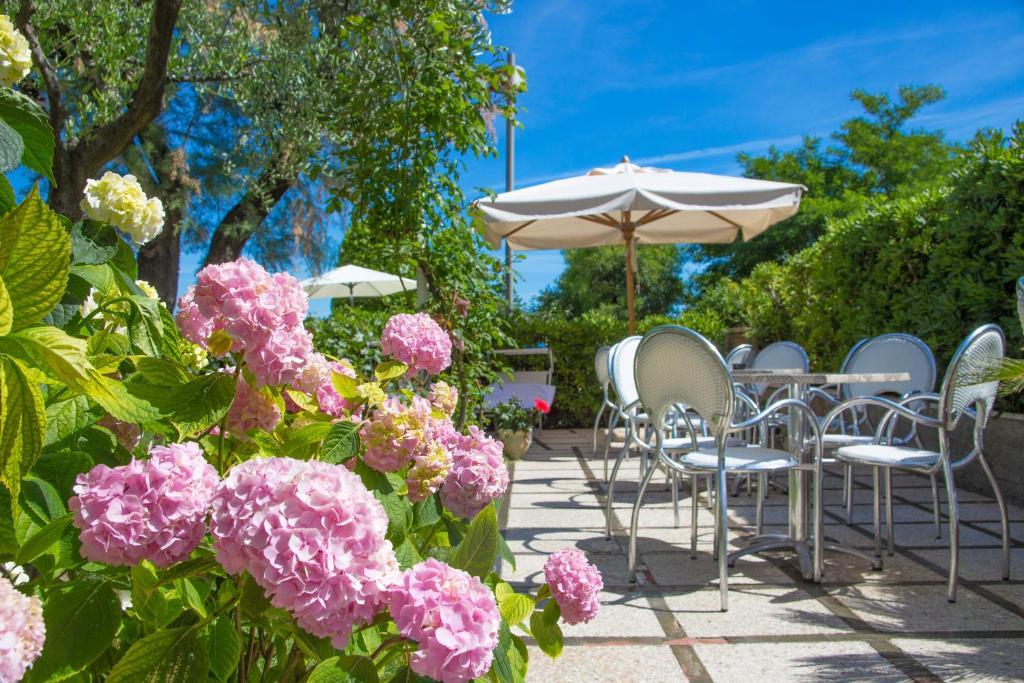 Hotel Adler Gabicce Mare Exterior photo