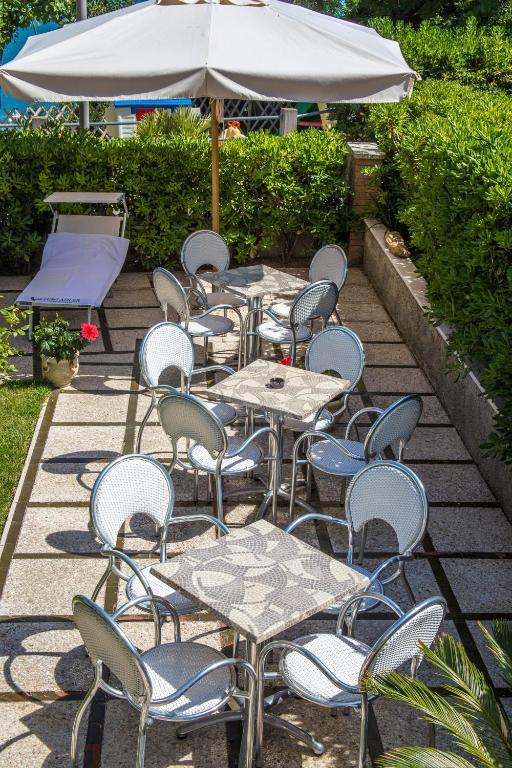 Hotel Adler Gabicce Mare Exterior photo