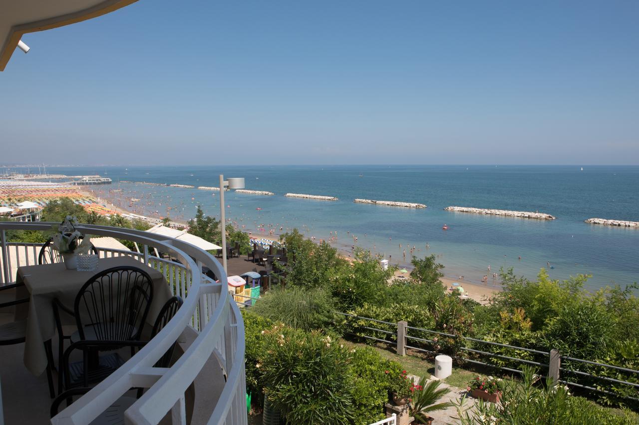Hotel Adler Gabicce Mare Exterior photo