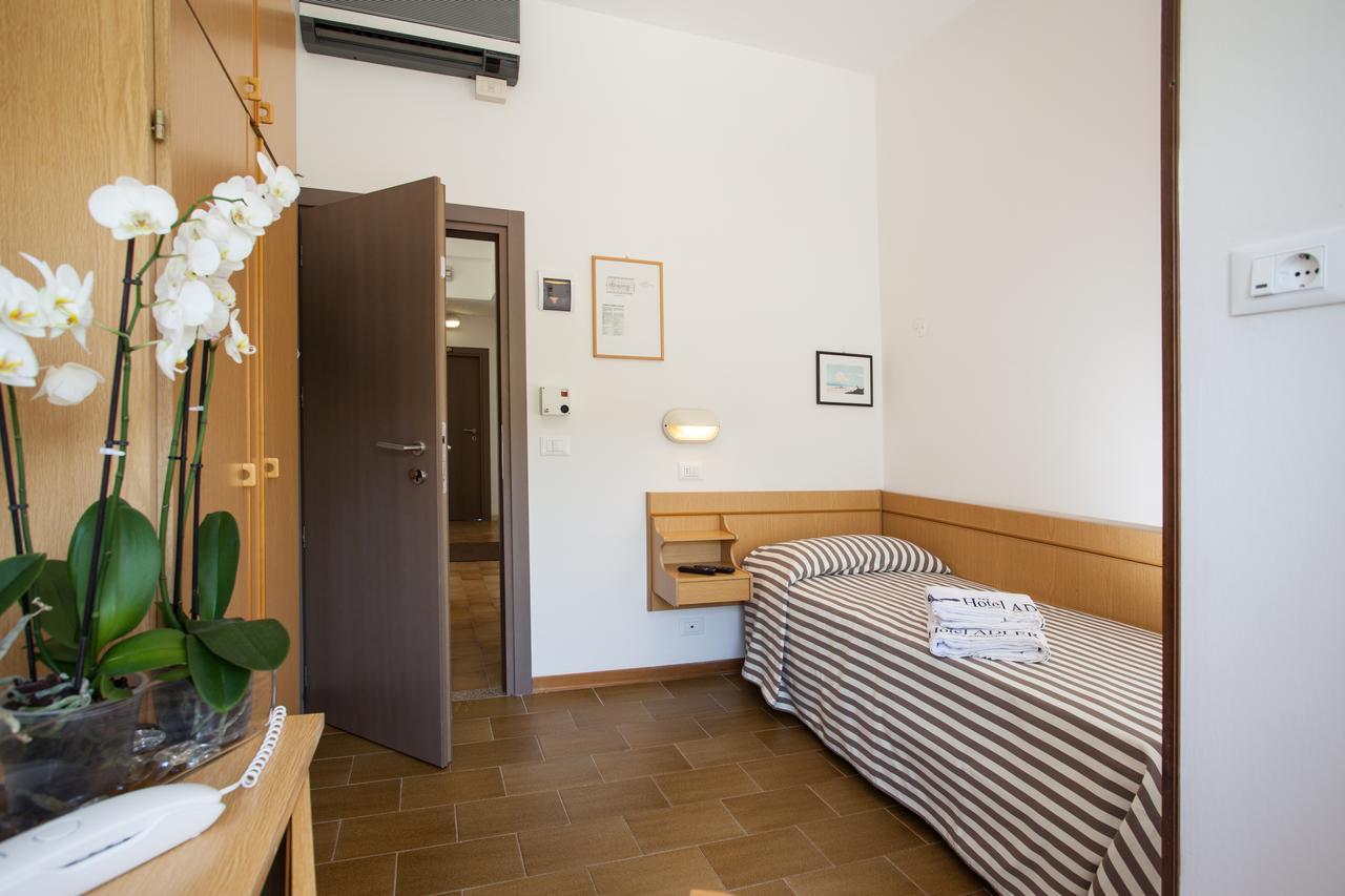 Hotel Adler Gabicce Mare Exterior photo