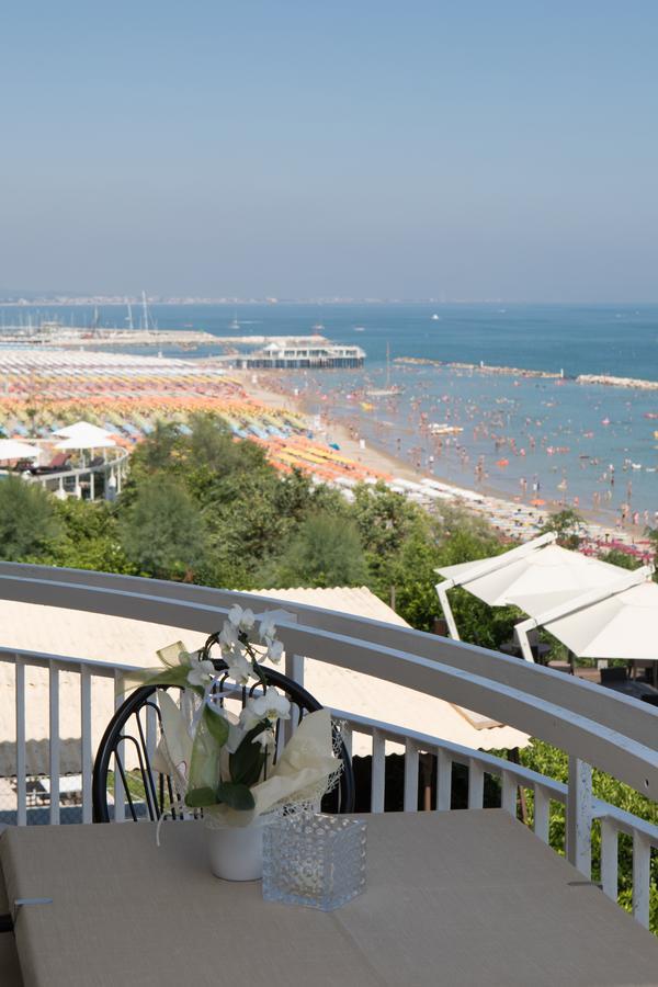 Hotel Adler Gabicce Mare Exterior photo
